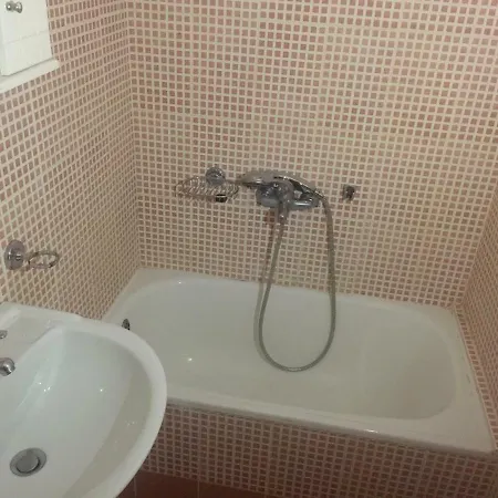 By The Train Station Apartment Larissa